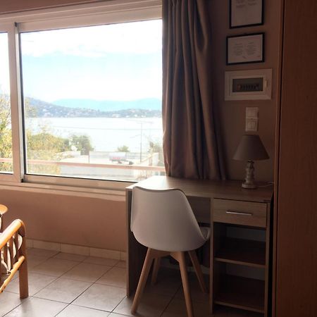 Penthouse Studio Next To The Sea Саламис Экстерьер фото