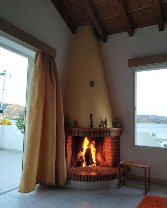 Penthouse Studio Next To The Sea Саламис Экстерьер фото