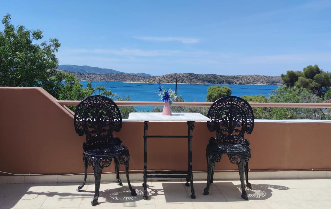 Penthouse Studio Next To The Sea Саламис Экстерьер фото